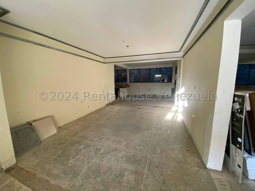 Casa (1 Nivel) en Venta en Cumbres de Curumo, Distrito Metropolitano - 32