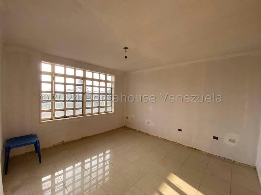 Casa (1 Nivel) en Venta en Cumbres de Curumo, Distrito Metropolitano - 6