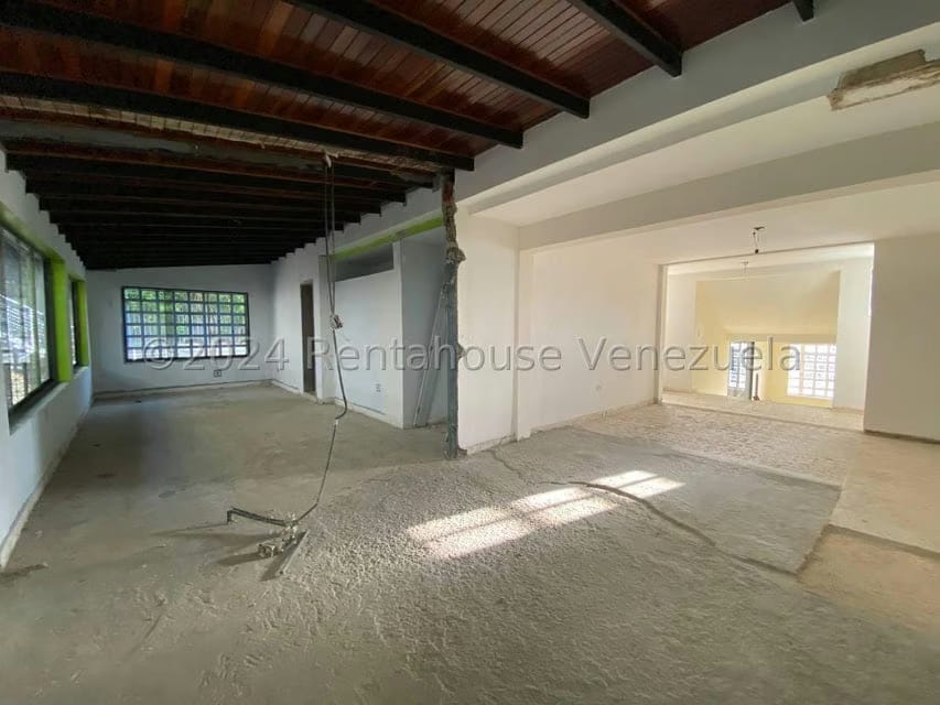 Casa (1 Nivel) en Venta en Cumbres de Curumo, Distrito Metropolitano - 51