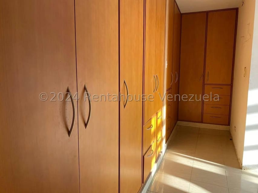 Casa (1 Nivel) en Venta en Cumbres de Curumo, Distrito Metropolitano - 7