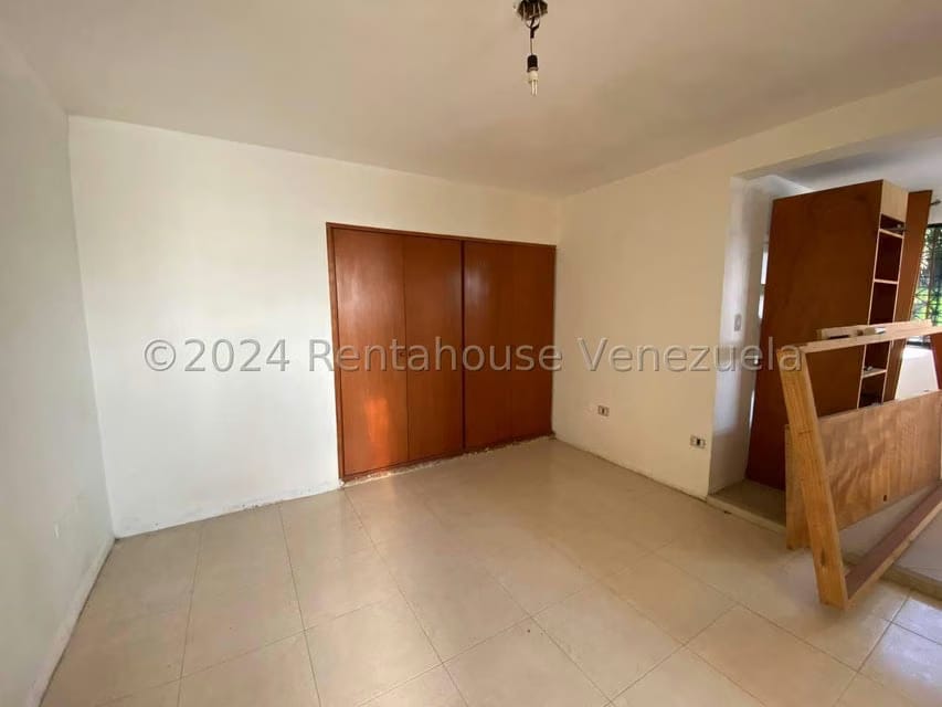Casa (1 Nivel) en Venta en Cumbres de Curumo, Distrito Metropolitano - 71
