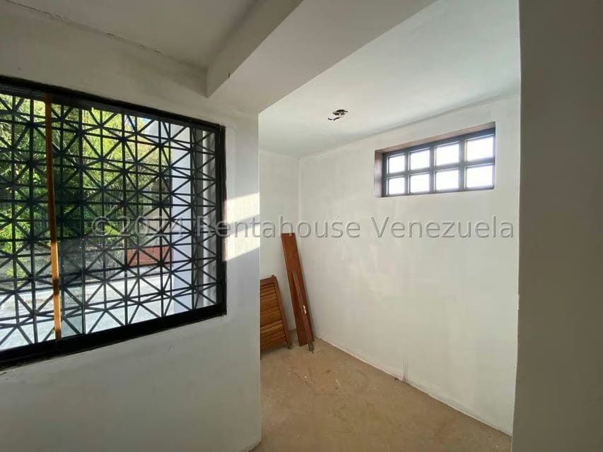 Casa (1 Nivel) en Venta en Cumbres de Curumo, Distrito Metropolitano - 72