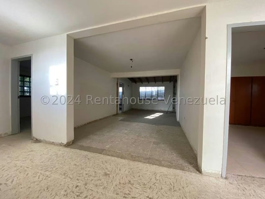Casa (1 Nivel) en Venta en Cumbres de Curumo, Distrito Metropolitano - 75