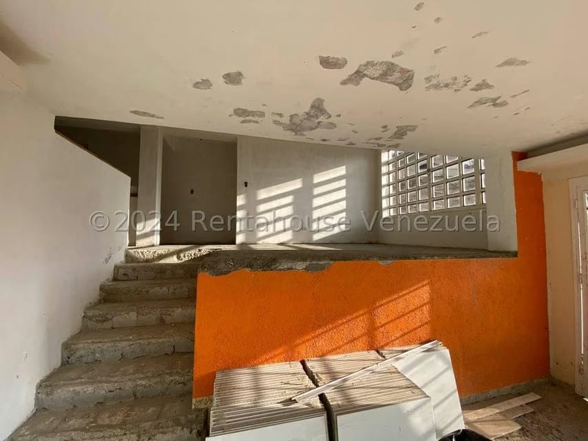 Casa (1 Nivel) en Venta en Cumbres de Curumo, Distrito Metropolitano - 94