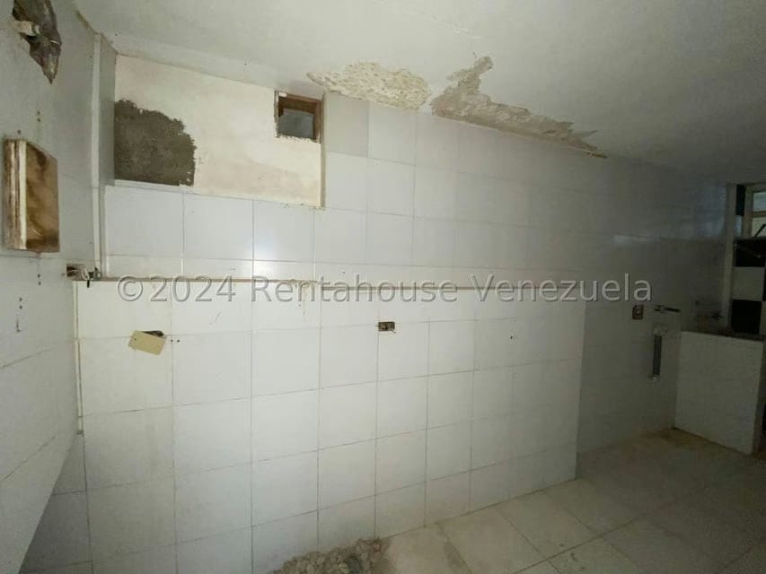 Casa (1 Nivel) en Venta en Cumbres de Curumo, Distrito Metropolitano - 95