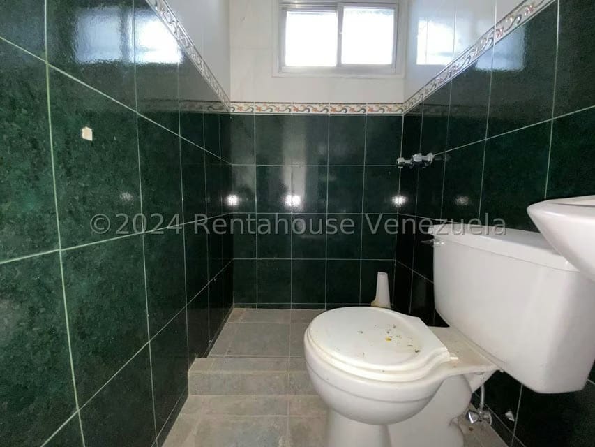 Casa (1 Nivel) en Venta en Cumbres de Curumo, Distrito Metropolitano - 96