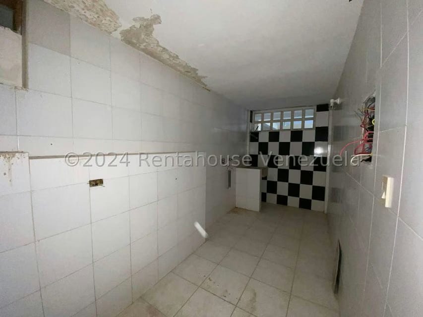 Casa (1 Nivel) en Venta en Cumbres de Curumo, Distrito Metropolitano - 97