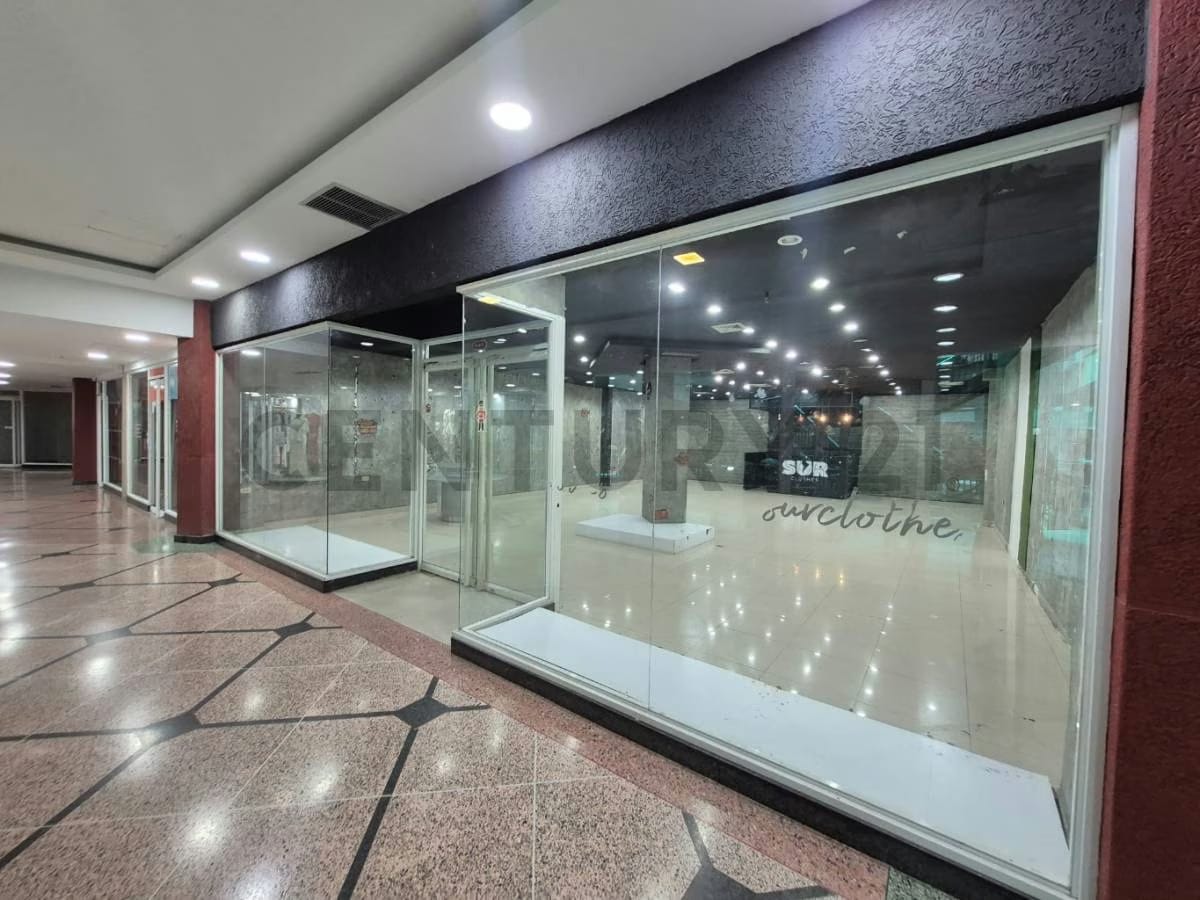 Local de 184m2 en C.C. Puente Real: Operatividad Inmediata - 2
