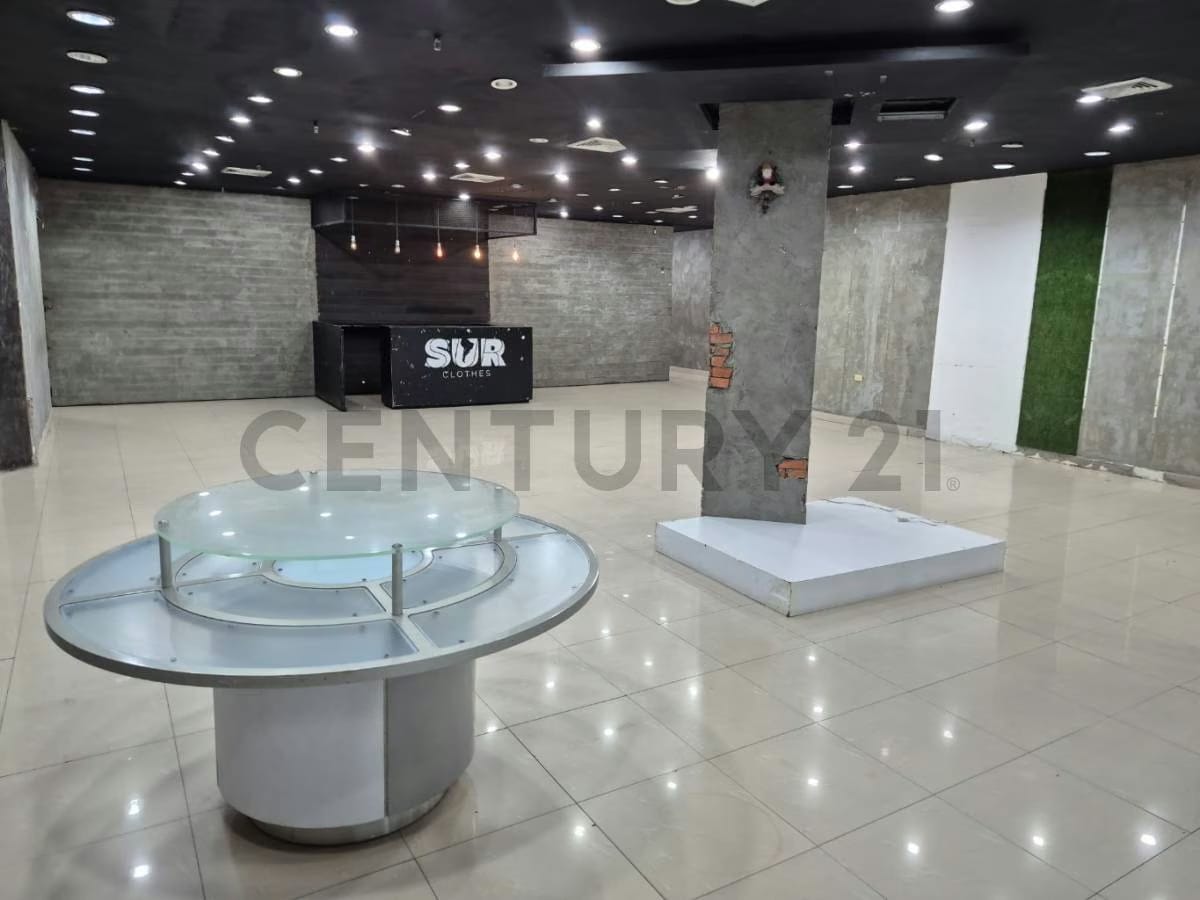 Local de 184m2 en C.C. Puente Real: Operatividad Inmediata - 5