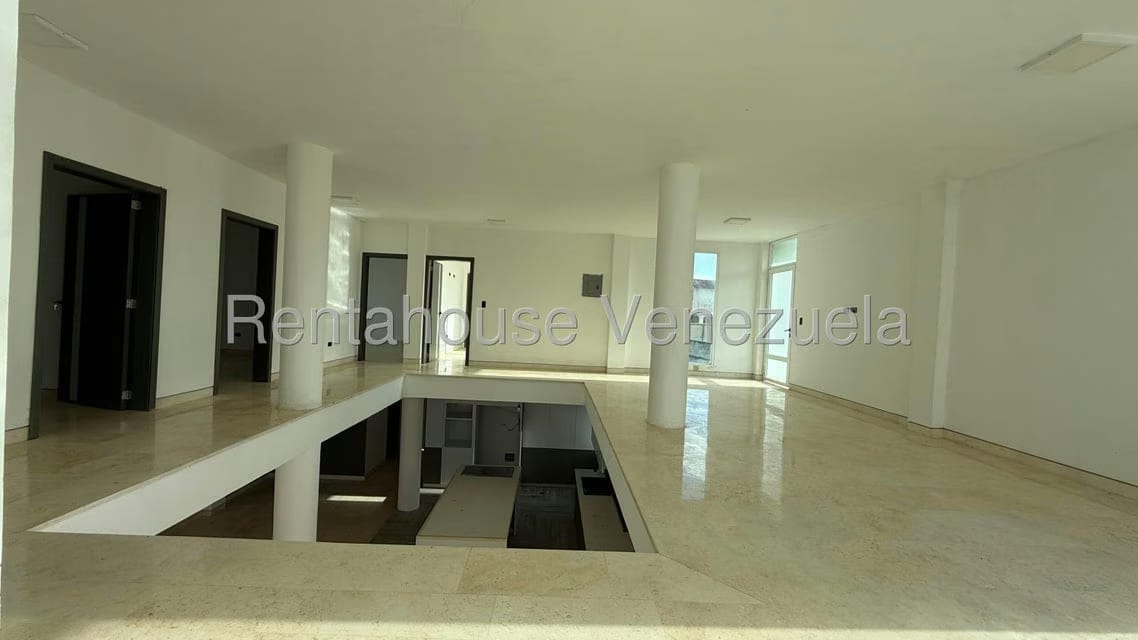 Casa (Multipes Niveles) en Venta en Parque el Retiro, Miranda - 14