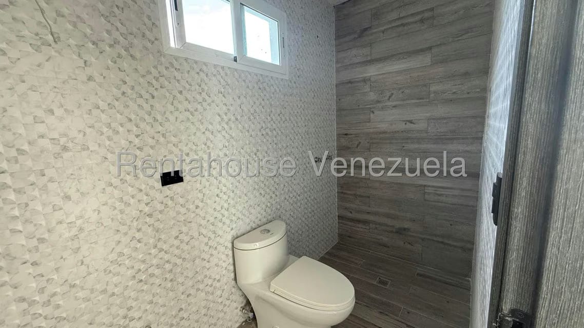 Casa (Multipes Niveles) en Venta en Parque el Retiro, Miranda - 17
