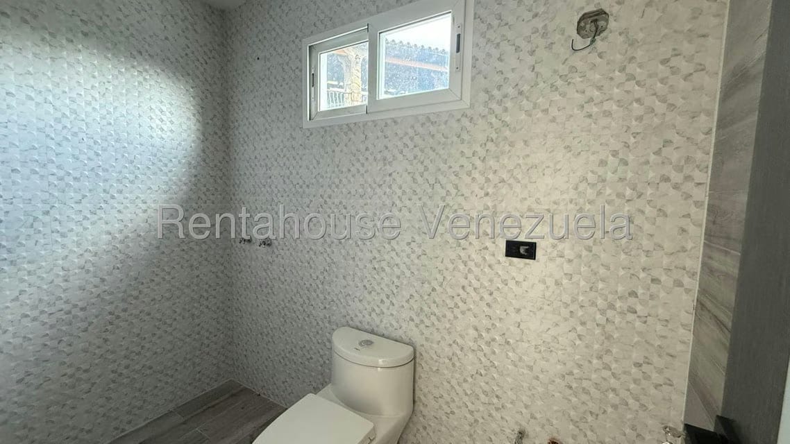Casa (Multipes Niveles) en Venta en Parque el Retiro, Miranda - 20