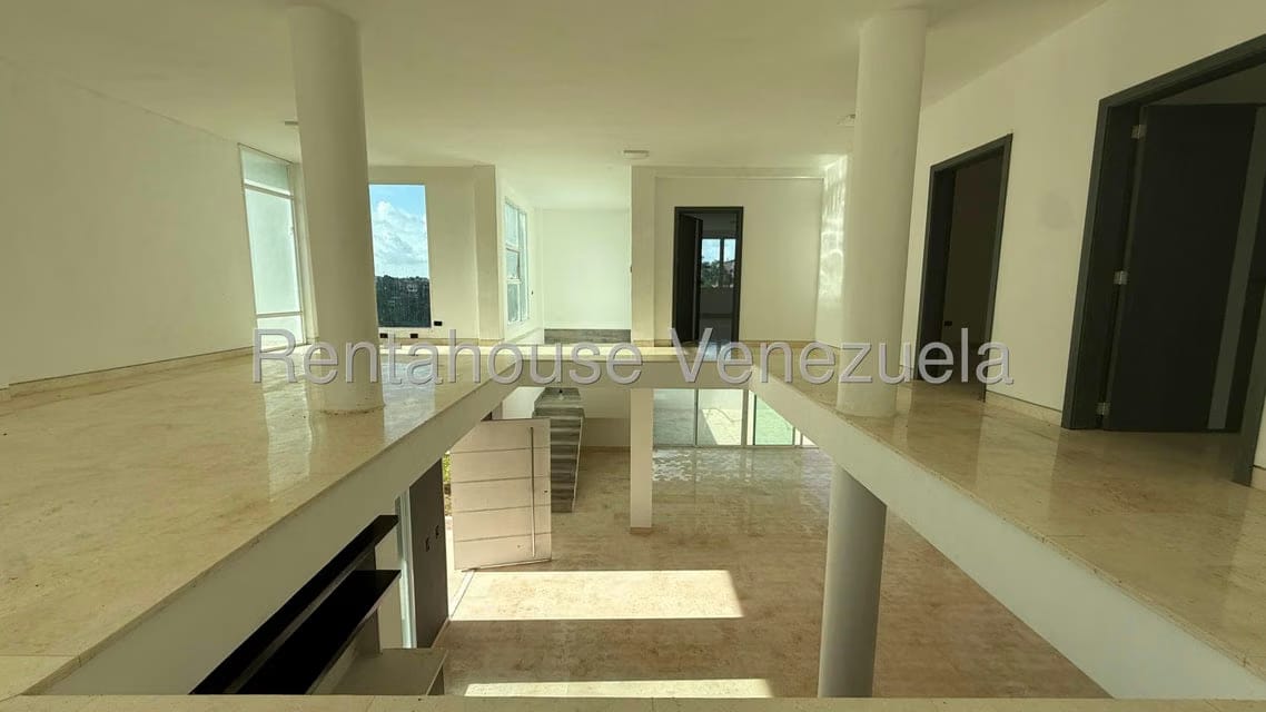 Casa (Multipes Niveles) en Venta en Parque el Retiro, Miranda - 21