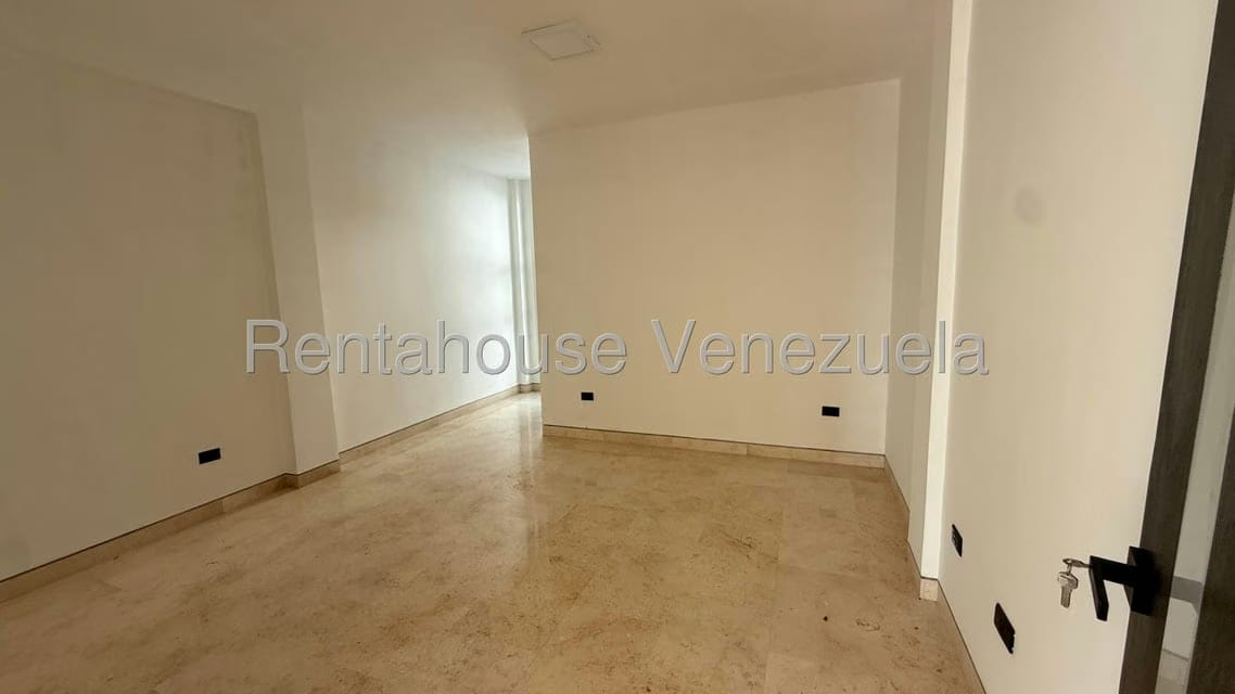 Casa (Multipes Niveles) en Venta en Parque el Retiro, Miranda - 24