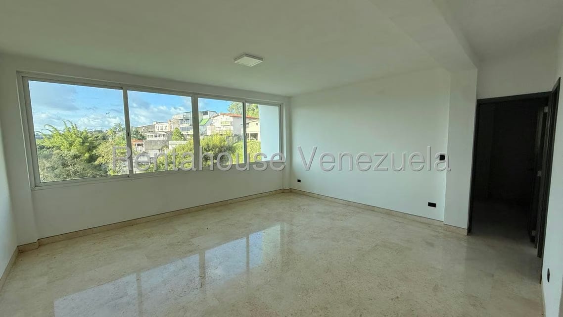Casa (Multipes Niveles) en Venta en Parque el Retiro, Miranda - 31
