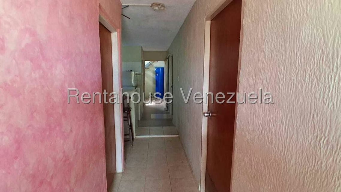 Casa (Multipes Niveles) en Venta en Las Eugenias, Falcon - 2