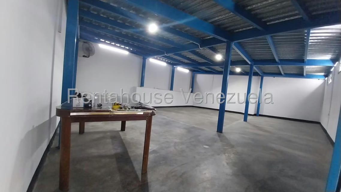 Comercial (Local Comercial) en Alquiler en Zona Este, Lara - 2