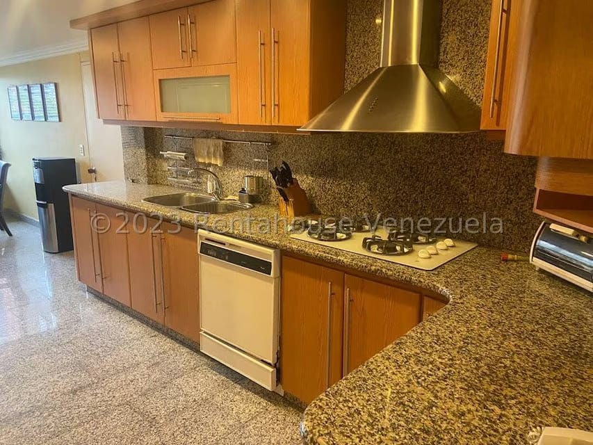 Apartamento (1 Nivel) en Alquiler en Colinas de Valle Arriba, Distrito Metropolitano - 13