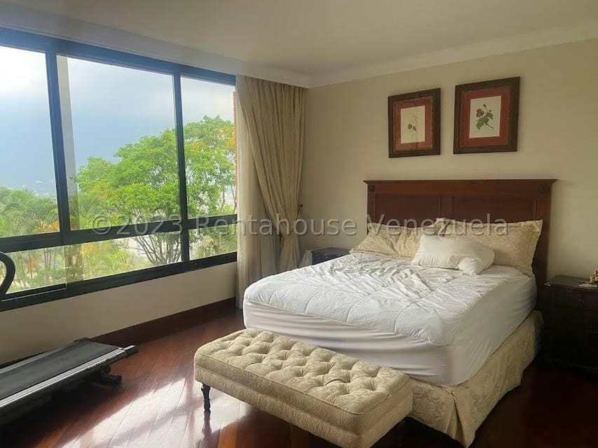 Apartamento (1 Nivel) en Alquiler en Colinas de Valle Arriba, Distrito Metropolitano - 23