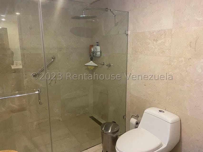 Apartamento (1 Nivel) en Alquiler en Colinas de Valle Arriba, Distrito Metropolitano - 27