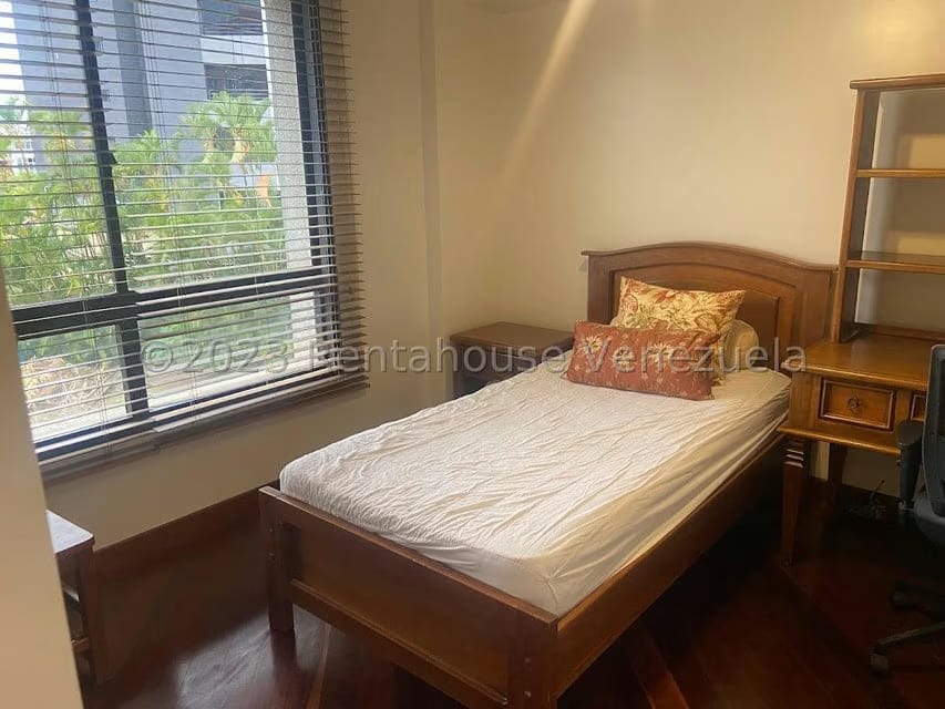 Apartamento (1 Nivel) en Alquiler en Colinas de Valle Arriba, Distrito Metropolitano - 30