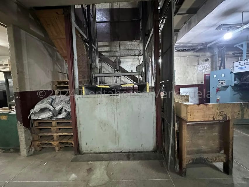Comercial (Galpon - Deposito) en Venta en Parroquia Altagracia, Distrito Metropolitano - 38