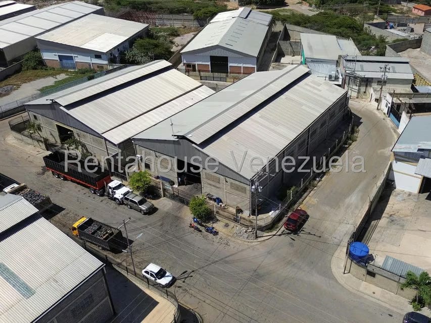 Comercial (Galpon - Deposito) en Alquiler en Zona Industrial 2, Lara