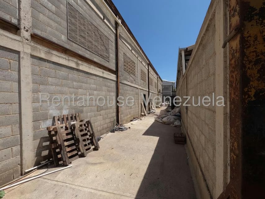 Comercial (Galpon - Deposito) en Alquiler en Zona Industrial 2, Lara - 11