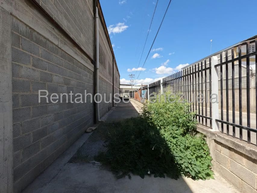 Comercial (Galpon - Deposito) en Alquiler en Zona Industrial 2, Lara - 12