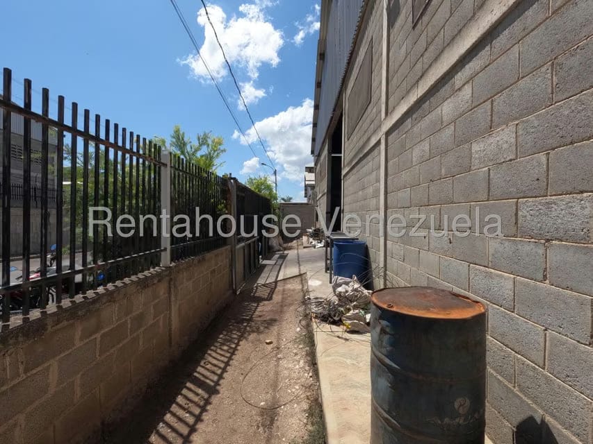 Comercial (Galpon - Deposito) en Alquiler en Zona Industrial 2, Lara - 13