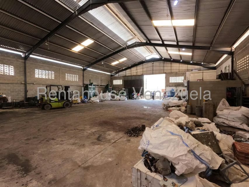 Comercial (Galpon - Deposito) en Alquiler en Zona Industrial 2, Lara - 17