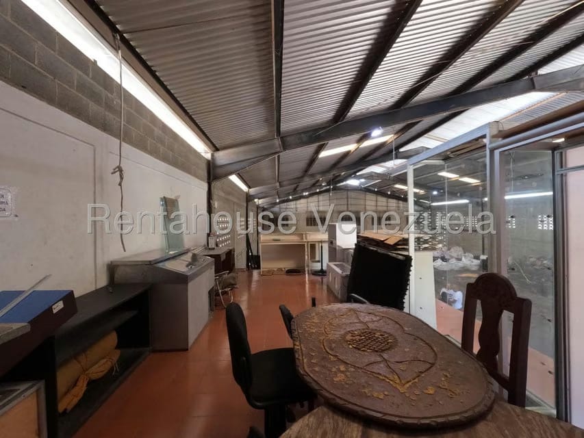 Comercial (Galpon - Deposito) en Alquiler en Zona Industrial 2, Lara - 28