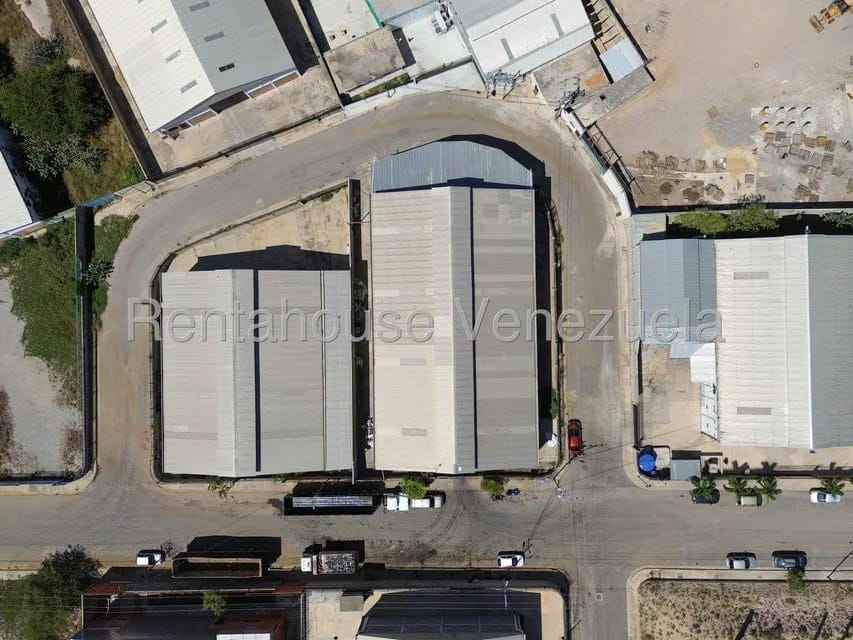 Comercial (Galpon - Deposito) en Alquiler en Zona Industrial 2, Lara - 4