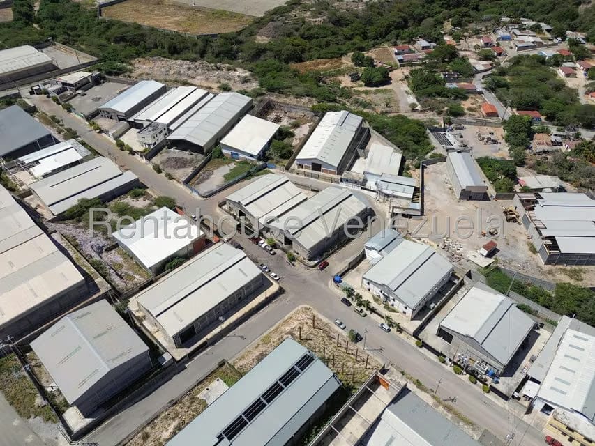 Comercial (Galpon - Deposito) en Alquiler en Zona Industrial 2, Lara - 5
