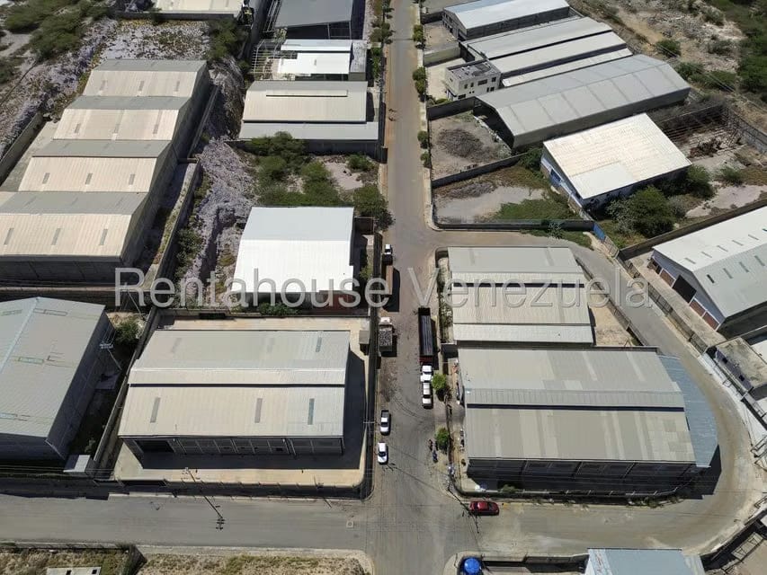 Comercial (Galpon - Deposito) en Alquiler en Zona Industrial 2, Lara - 6
