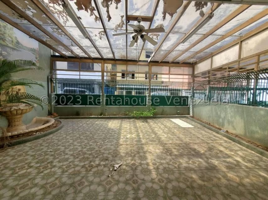 Casa (Multipes Niveles) en Venta en Los Chorros, Distrito Metropolitano - 25