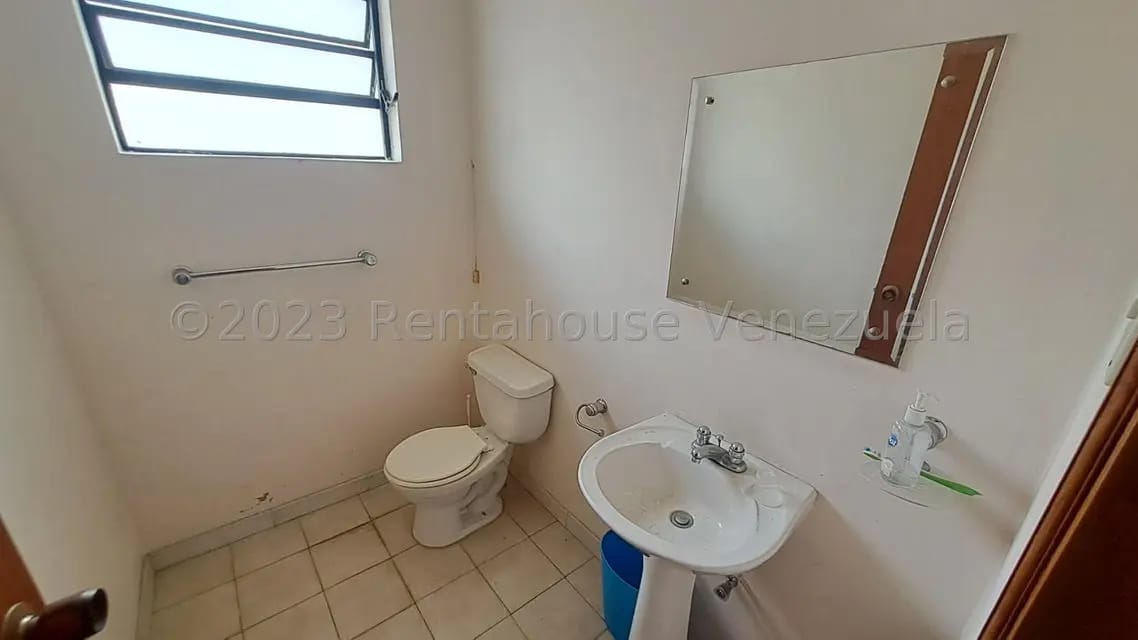 Comercial (Local Comercial) en Venta en Colinas de Bello Monte, Distrito Metropolitano - 35