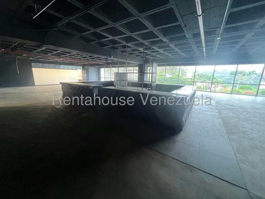 Comercial (Local Comercial) en Alquiler en Cerro Verde, Distrito Metropolitano - 13