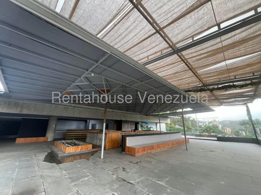Comercial (Local Comercial) en Alquiler en Cerro Verde, Distrito Metropolitano - 18