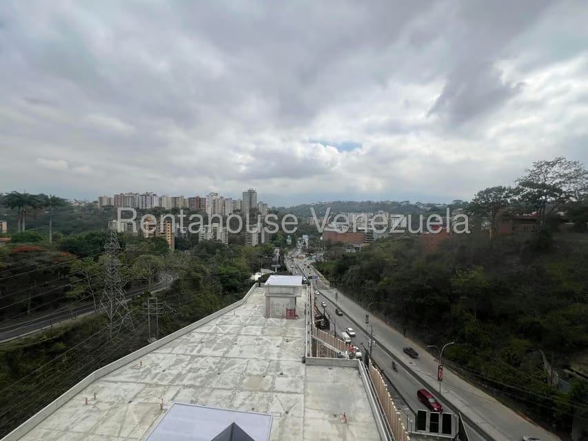 Comercial (Local Comercial) en Alquiler en Cerro Verde, Distrito Metropolitano - 21