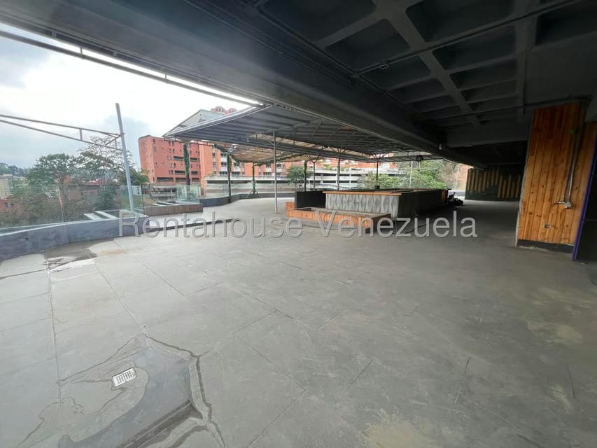 Comercial (Local Comercial) en Alquiler en Cerro Verde, Distrito Metropolitano - 22
