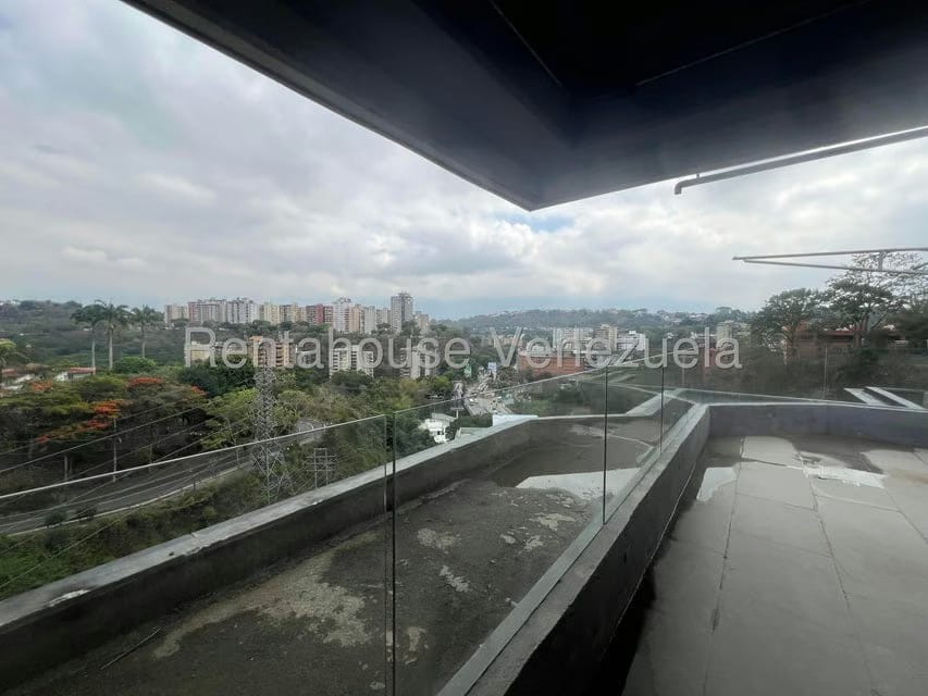 Comercial (Local Comercial) en Alquiler en Cerro Verde, Distrito Metropolitano - 23