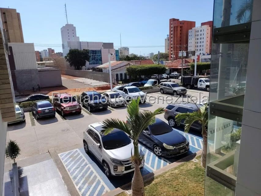 Comercial (Local Comercial) en Venta en La Lago, Zulia - 18