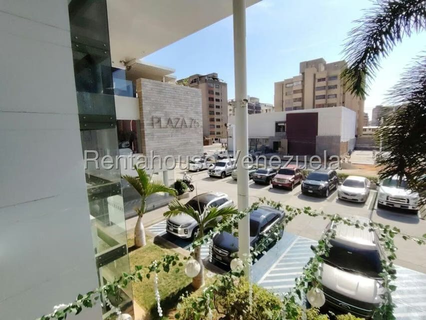 Comercial (Local Comercial) en Venta en La Lago, Zulia - 19