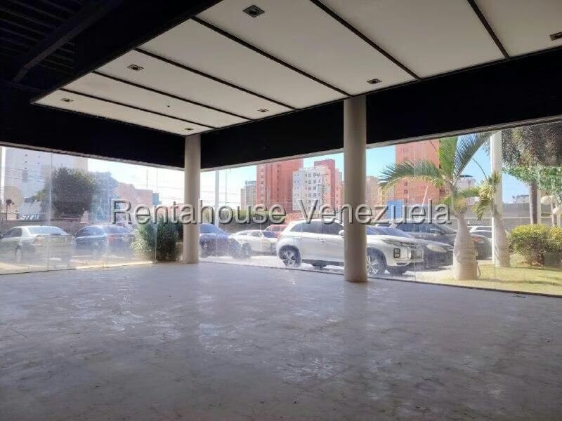 Comercial (Local Comercial) en Venta en La Lago, Zulia - 7