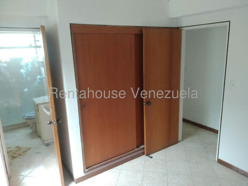 Apartamento (1 Nivel) en Alquiler en Montalban III, Distrito Metropolitano - 12
