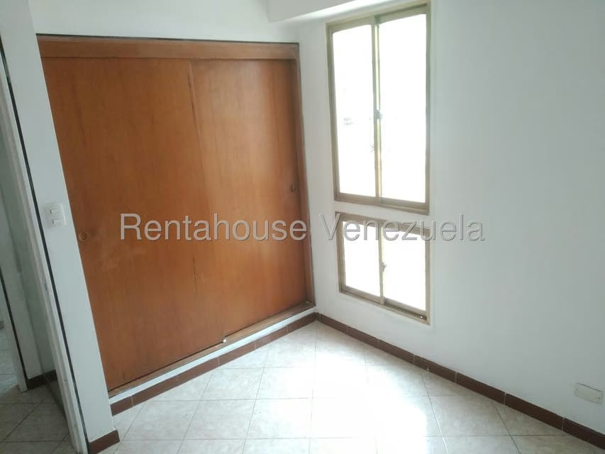 Apartamento (1 Nivel) en Alquiler en Montalban III, Distrito Metropolitano - 14