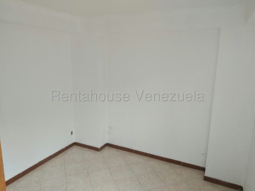 Apartamento (1 Nivel) en Alquiler en Montalban III, Distrito Metropolitano - 16