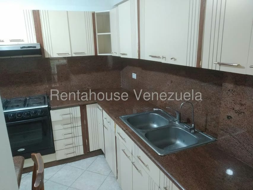 Apartamento (1 Nivel) en Alquiler en Montalban III, Distrito Metropolitano - 6
