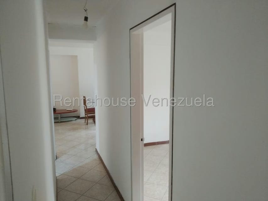 Apartamento (1 Nivel) en Alquiler en Montalban III, Distrito Metropolitano - 8